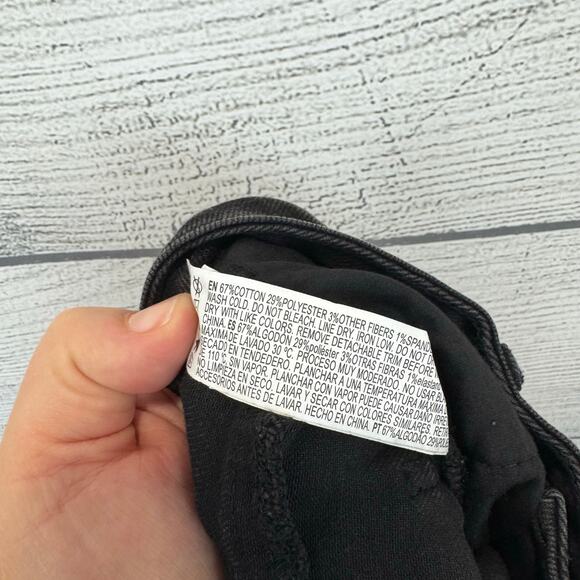 Forever 21 Women's Black Washed Mid-Rise Wide Leg Jeans Size 27 - Picture 8 of 8